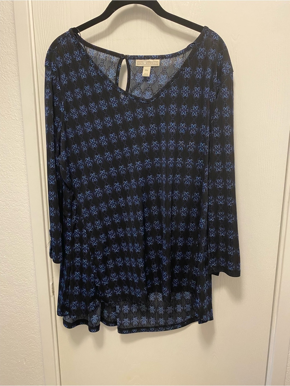 Dana Buchman Black and Blue Floral Scoop Neck Tunic